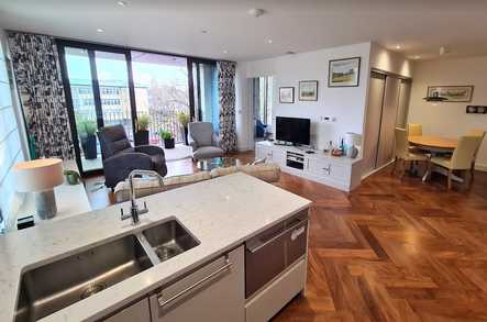 Apartment 34 image 3