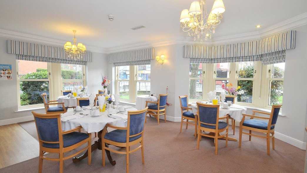 Sunnyview House Care Home Leeds buildings-carousel - 10