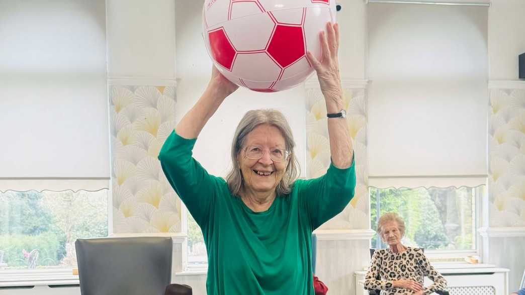Woodbury Manor Care Home Enfield activities-carousel - 4