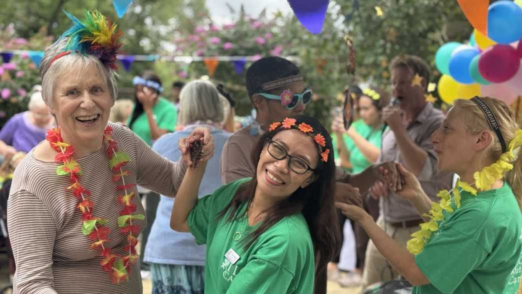 TLC Cuffley Manor Care Home Care Home Potters Bar activities-carousel - 4