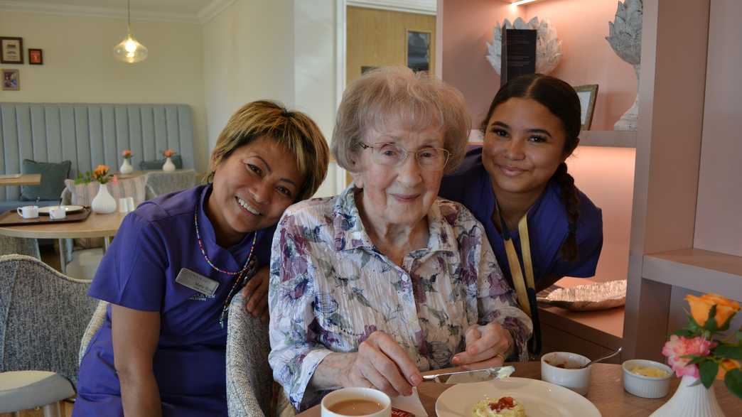 Willowbrook View Care Home Swindon activities-carousel - 7