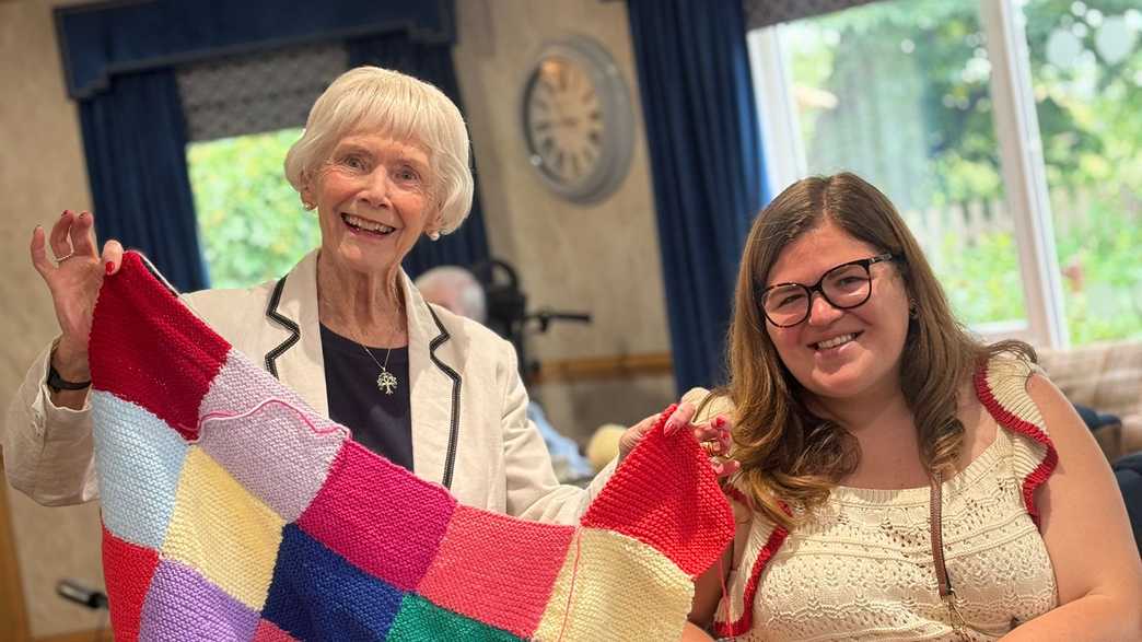 TLC Cuffley Manor Care Home Care Home Potters Bar activities-carousel - 5
