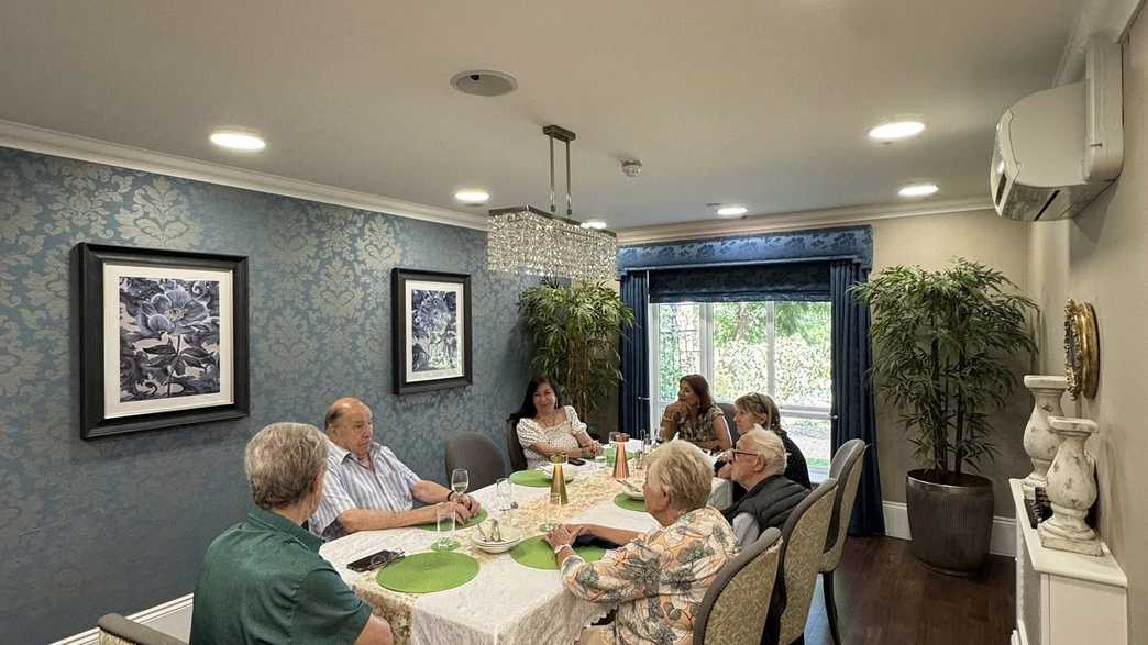 TLC Cuffley Manor Care Home Care Home Potters Bar activities-carousel - 3