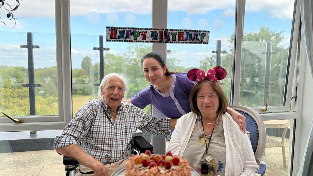 TLC Cuffley Manor Care Home Care Home Potters Bar activities-carousel - 2