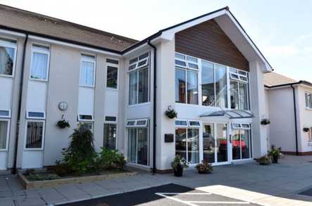 Oak Tree Manor Nursing Home Care Home Belfast  - 1