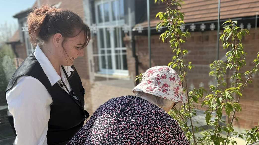 Haddenham Park Care Home Aylesbury activities-carousel - 5