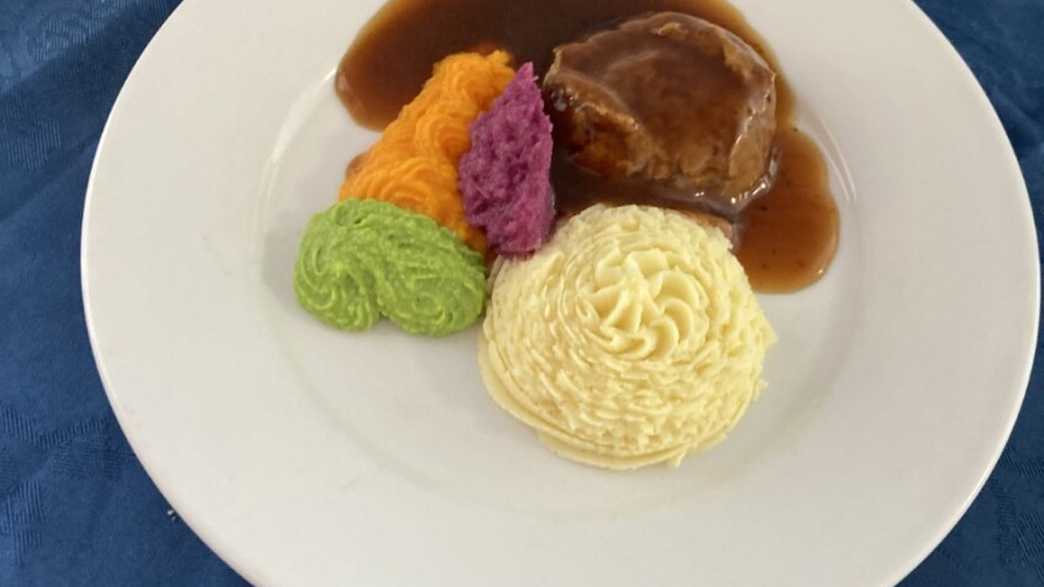 Parkland House Care Home Exeter meals-carousel - 7