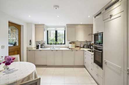 Newlands of Stow Apartment 21 image 3