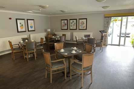 Wombwell Hall Care Home Gravesend  - 3