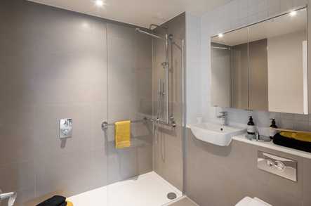 Apartment 17 image 4