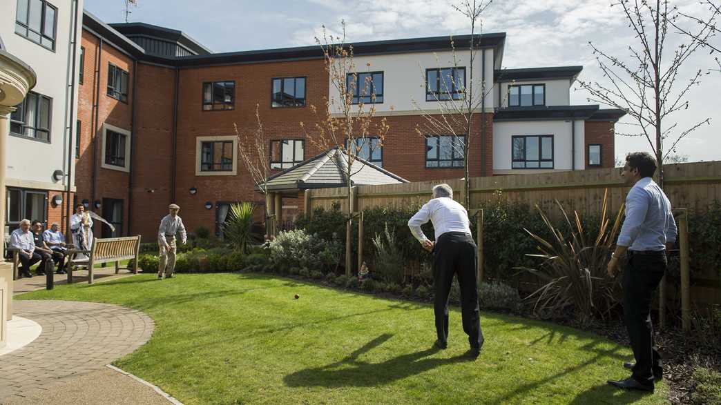 TLC Karuna Manor Care Home Care Home Harrow buildings-carousel - 4