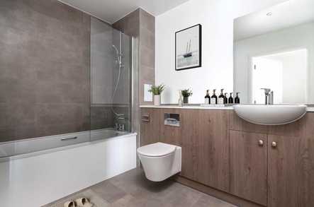 58 Littleton image 1