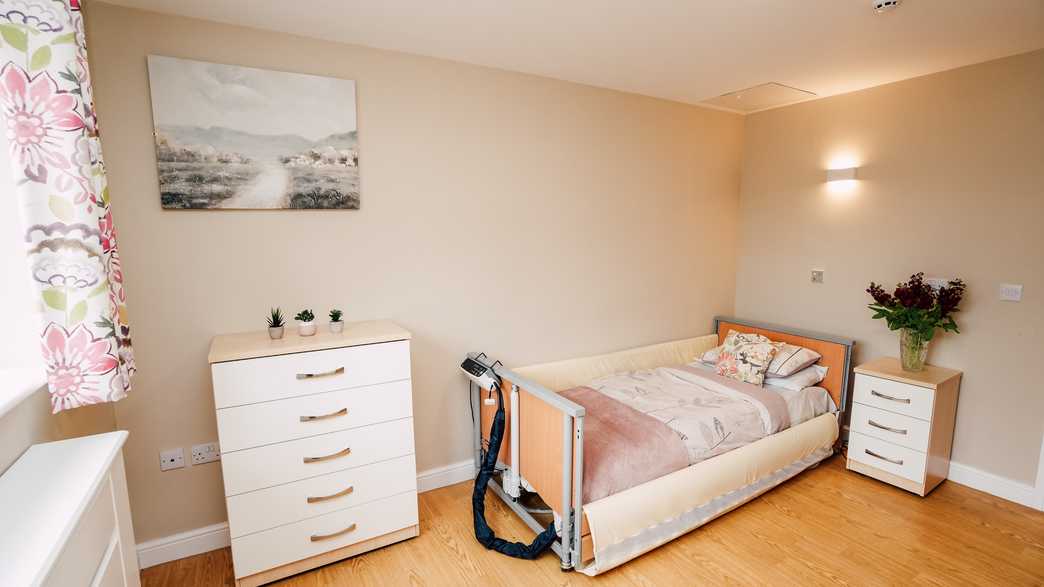 Lowmoor Nursing Home Care Home Nottingham accommodation-carousel - 1