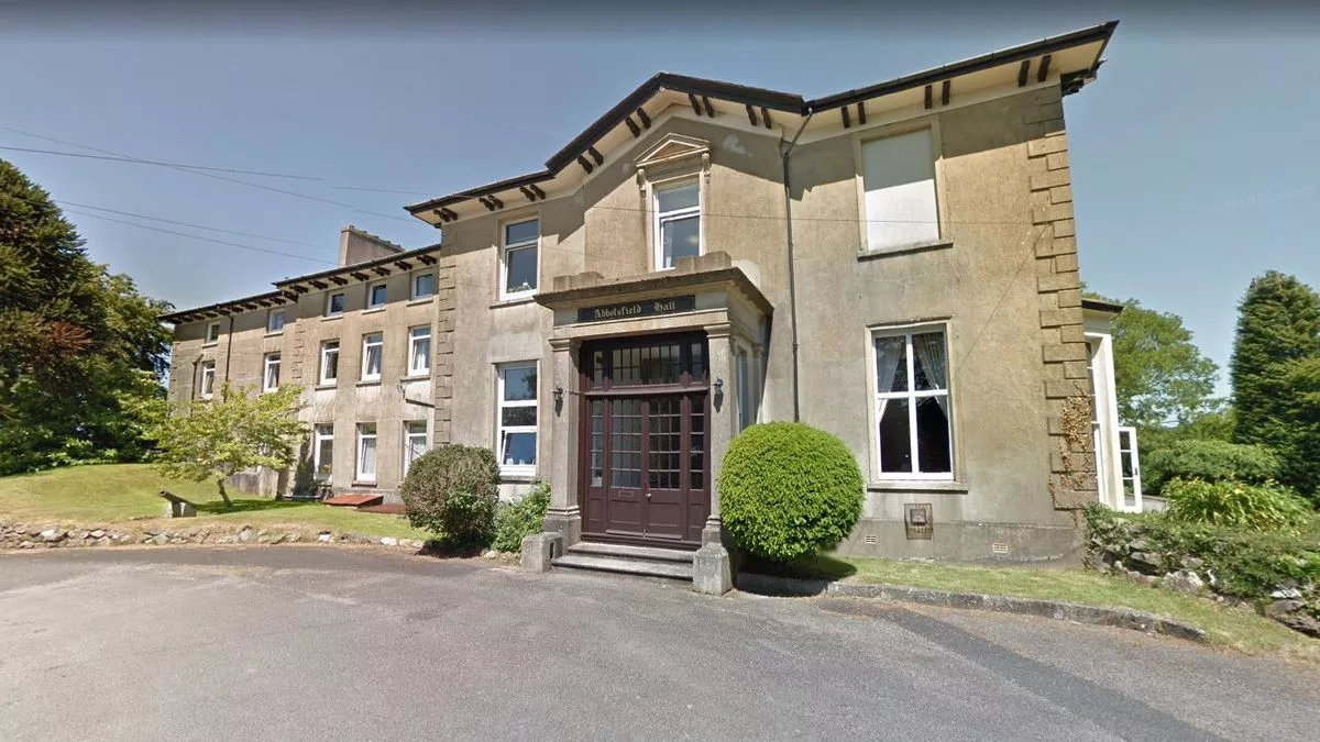 Abbotsfield Hall Nursing Home Care Home Tavistock, PL19 8EZ