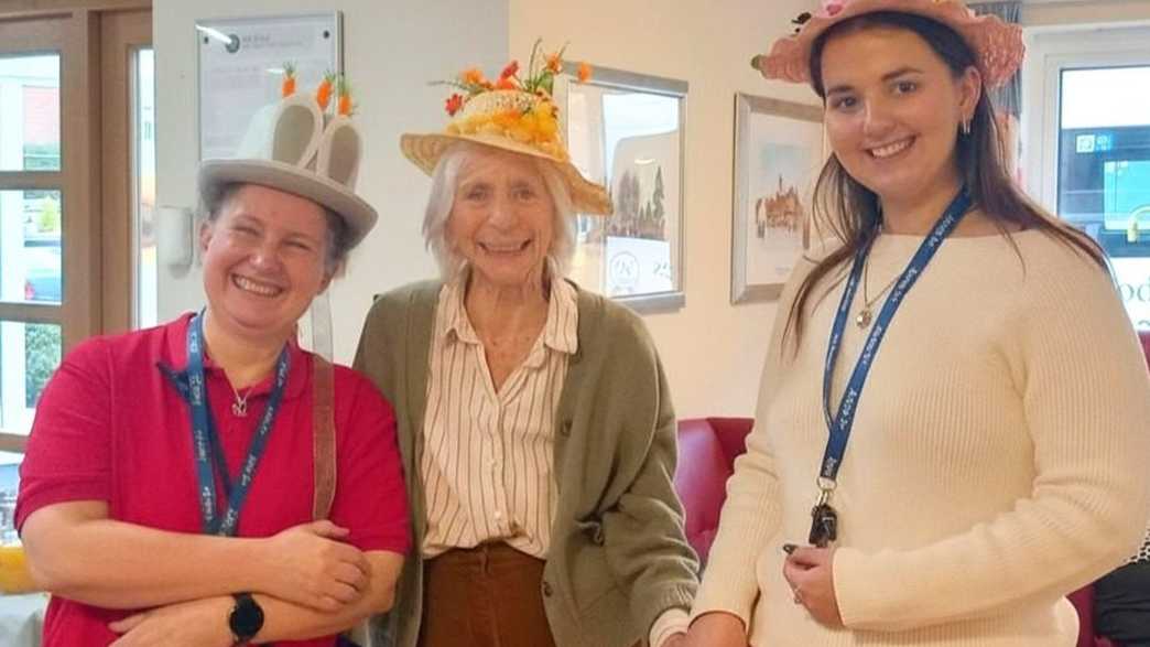 Hill House Nursing Home Care Home Farnham activities-carousel - 6
