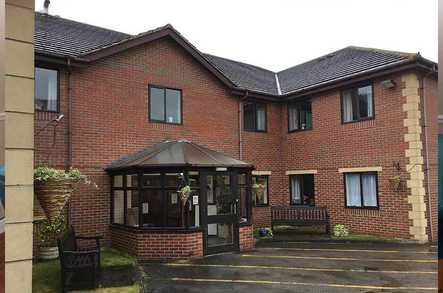 Aden Lodge Care Home Care Home Huddersfield  - 1