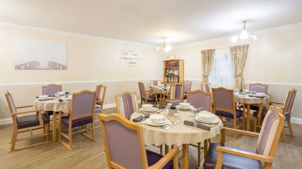 Alexander Court Care Home Thetford meals-carousel - 3