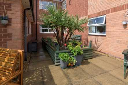 Alpine Lodge Care Home Sheffield  - 2