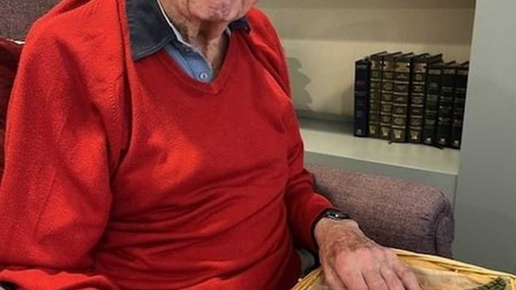 Abbots Wood Manor Care Home Hailsham activities-carousel - 3