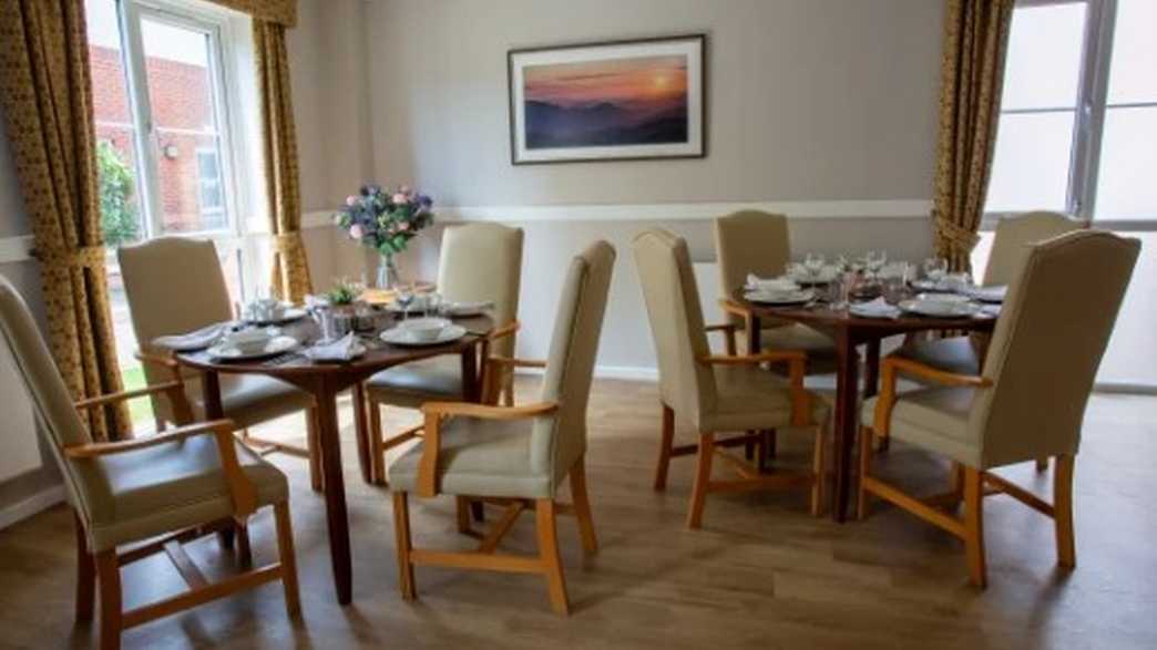 Ardenlea Court Care Home Care Home Solihull meals-carousel - 1