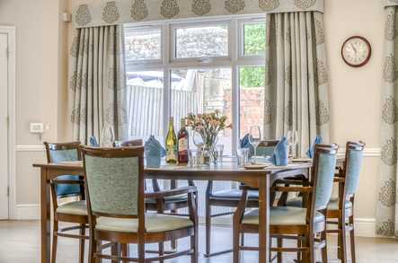 Ashley House Care Home Care Home Cirencester  - 2
