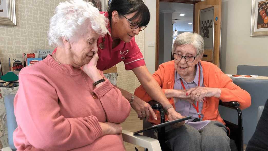 Astbury Manor Care Home Care Home Bracknell activities-carousel - 3