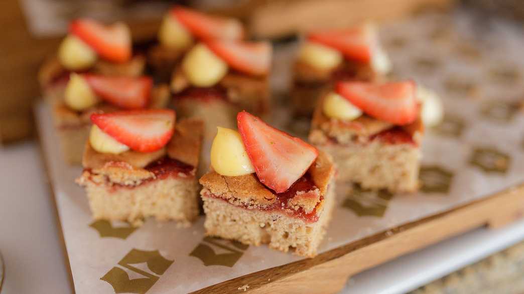 Caremark West Berkshire, Reading & South Oxfordshire (Live-in Care) Live In Care Reading meals-carousel - 2