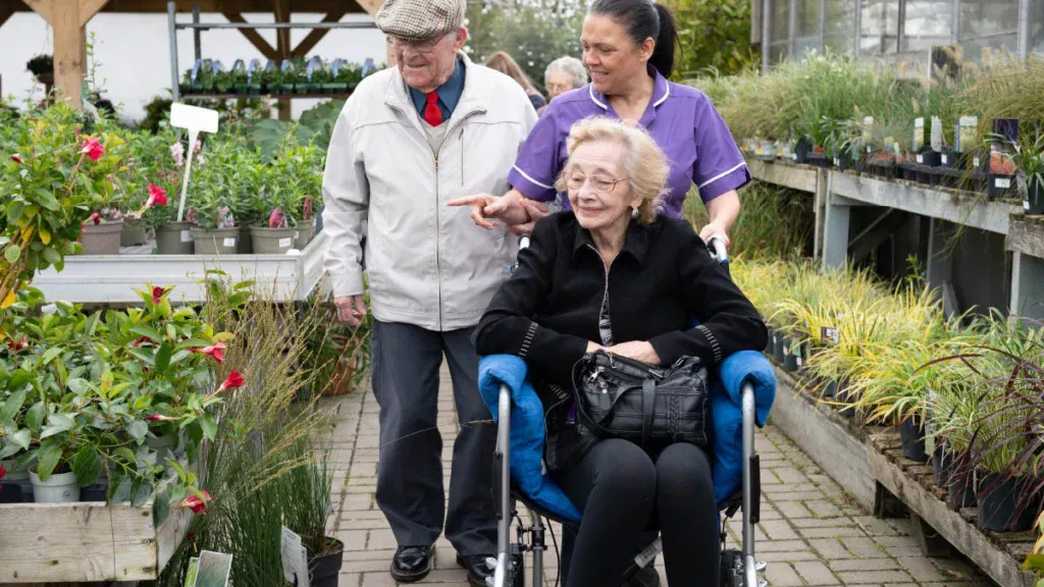 Barnes Lodge Care Home Tonbridge activities-carousel - 6