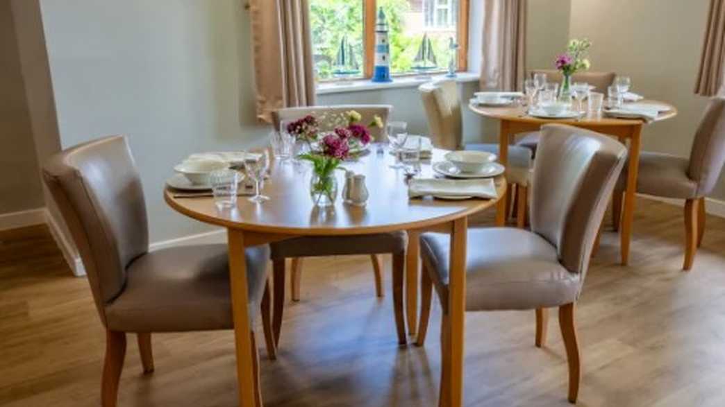 Aylesham Court Care Home Care Home Leicester buildings-carousel - 1