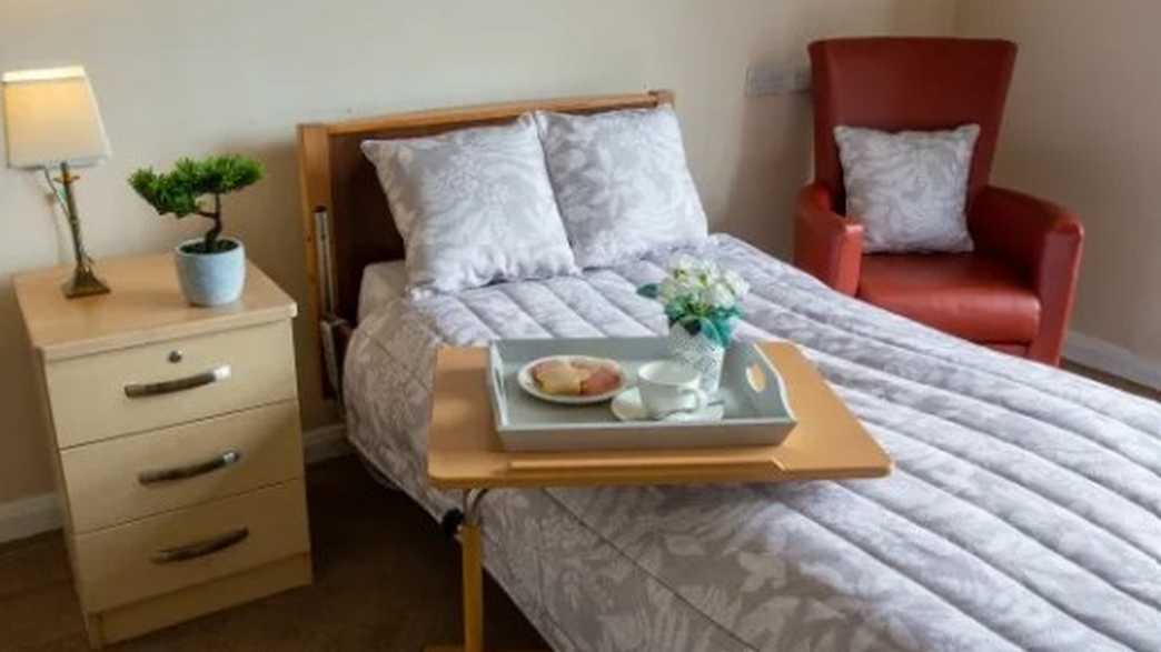 Broad Oak Manor Care Home Care Home Dartford accommodation-carousel - 1