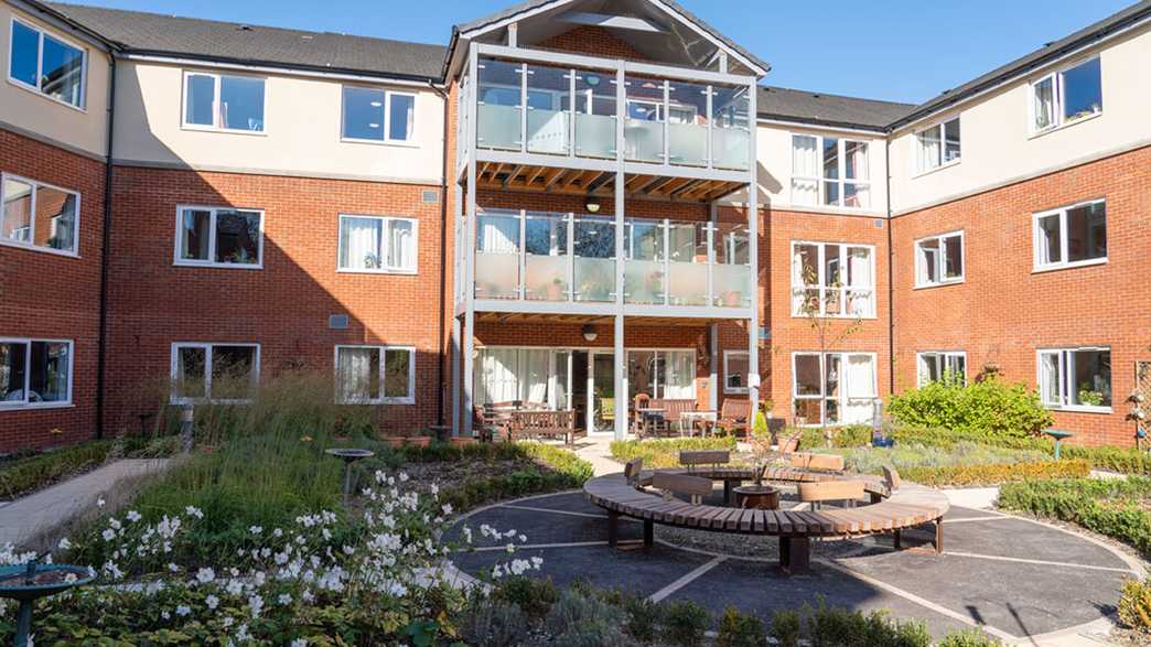Barnes Lodge Care Home Tonbridge buildings-carousel - 2