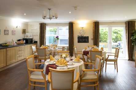 Berkeley Court Care Home Care Home Leeds  - 3