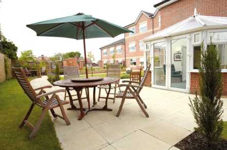Berrycroft Manor Care Home Stockport  - 3