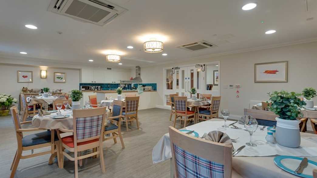 Bickerton House Care Home Bracknell meals-carousel - 1