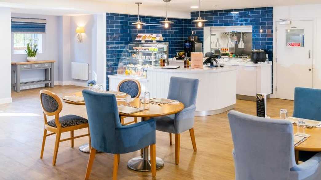 Birch Place Retirement Living Crowthorne lifestyle-carousel - 4