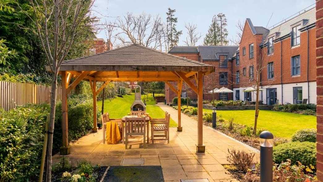 Birch Place Retirement Living Crowthorne wellbeing-carousel - 1