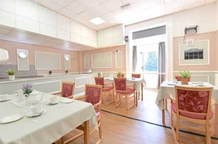 Blaenos House Nursing Home Care Home Llandovery  - 3