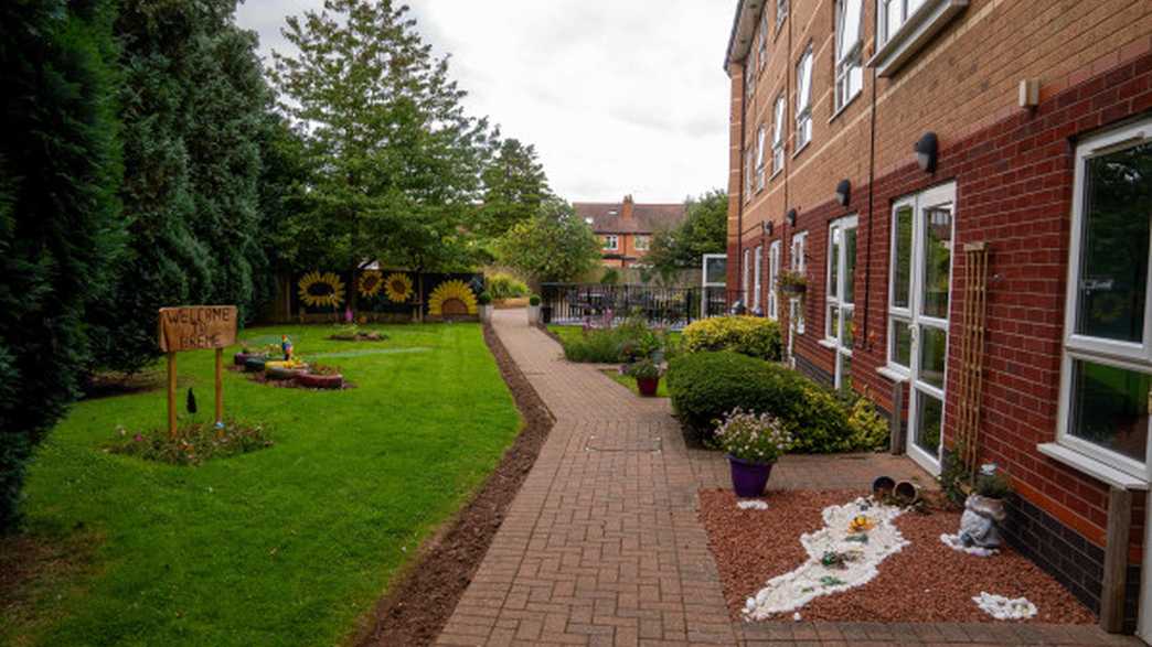 Breme Residential Care Home Care Home Bromsgrove buildings-carousel - 5