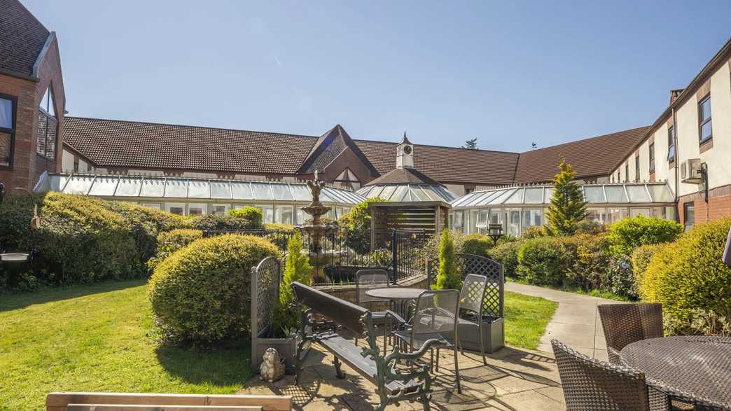 Bright Meadows Care Home Care Home Bolton buildings-carousel - 3