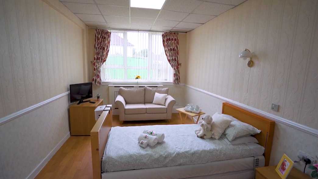 Broadway Nursing and Residential Care Home Liverpool accommodation-carousel - 3