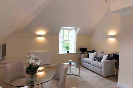 Apartment 8 image 2