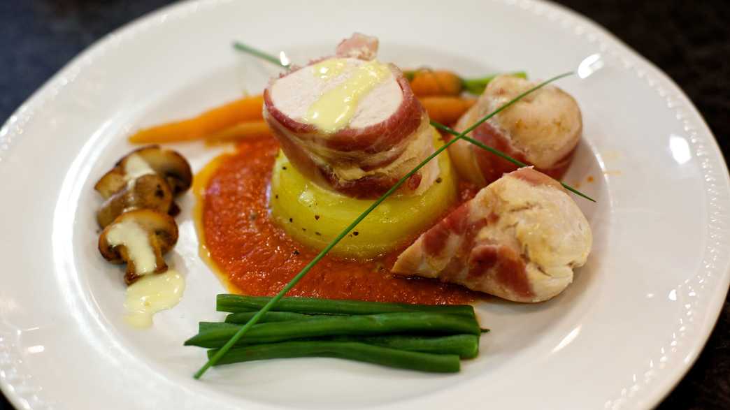 TLC Camberley Manor Care Home Care Home Camberley meals-carousel - 3