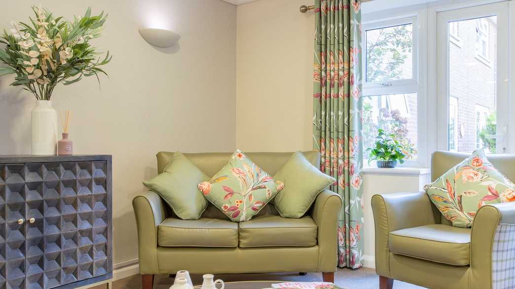 The Spinney Care Home Care Home London buildings-carousel - 1