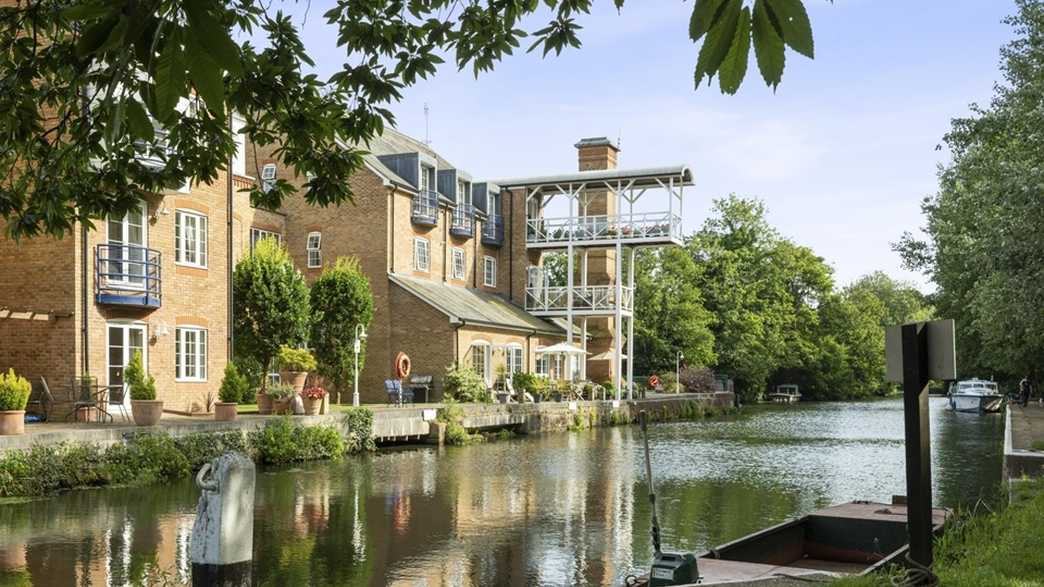 Campbell House Retirement Living Weybridge wellbeing-carousel - 3