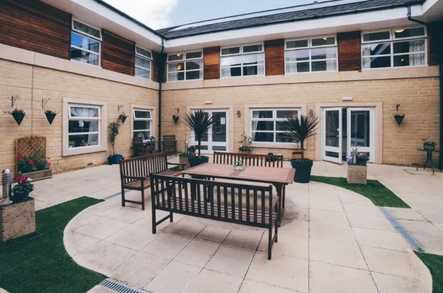 Cedar Court Care Home Care Home Witney  - 5