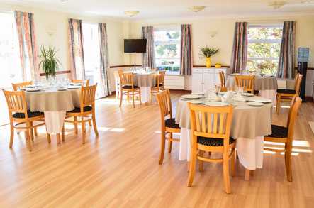 Cedar Court Care Home Care Home Witney  - 4