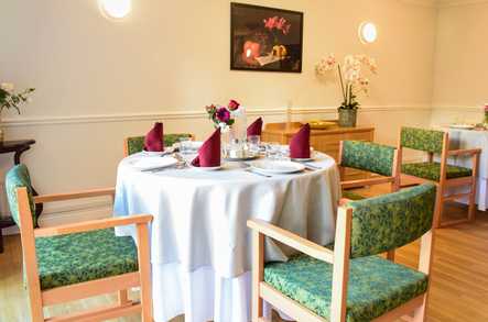 Cedar Court Care Home Care Home Witney  - 2