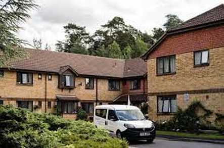 Cedar Lodge Nursing Home Care Home Camberley  - 1