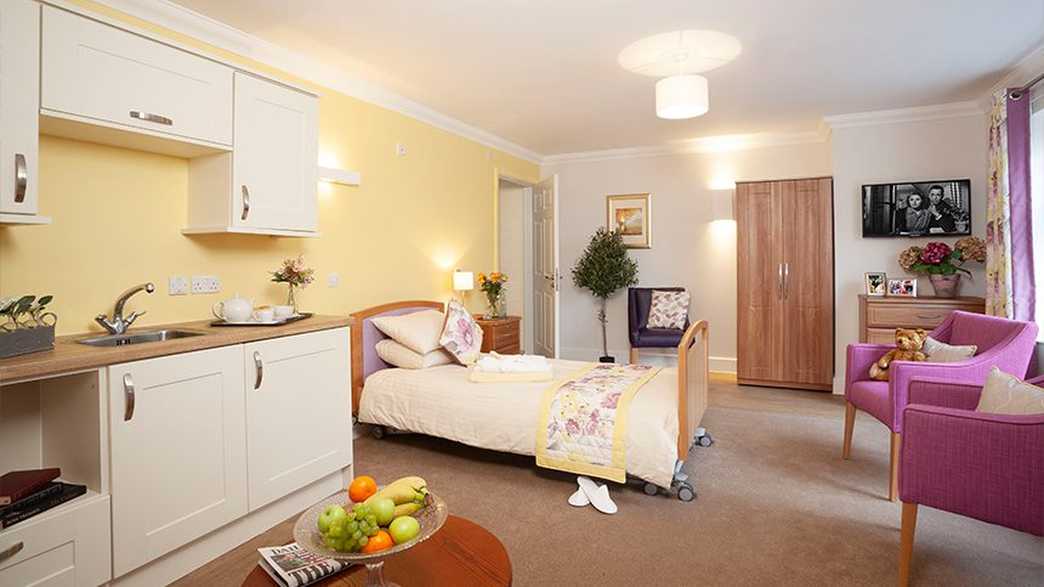 Cedar View Care Home Croydon accommodation-carousel - 1