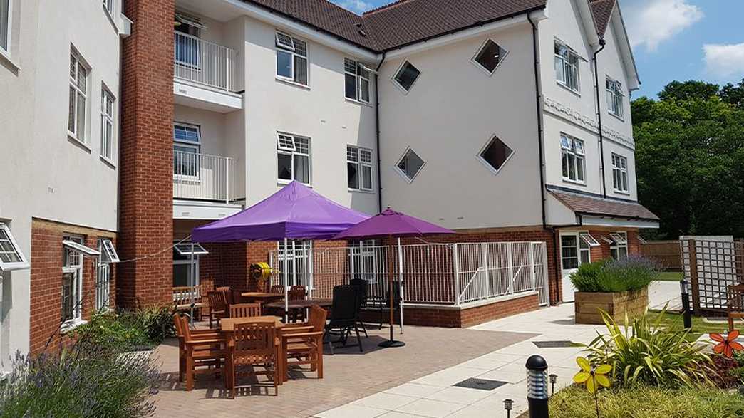Cedar View Care Home Croydon buildings-carousel - 2